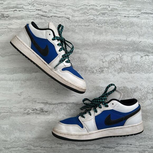 NIKE AIR JORDAN 1 Low SE White Hyper Royal Boys Sneakers - Picture 10 of 15